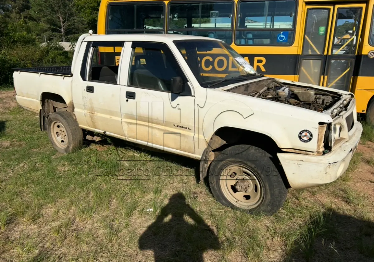 LOTE 008 - MITSUBISHI L 200 2002