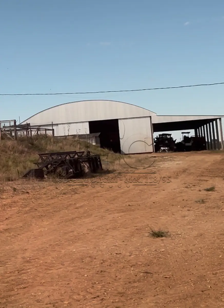 LOTE 001 - OS DIREITOS AQUISITIVOS DE UMA FRAÇÃO DE CAMPO - ÁREA DE 113,5429 HECTARES COM BENFEITORIAS - PASSO DO ALONSO - DOM PEDRITO/RS