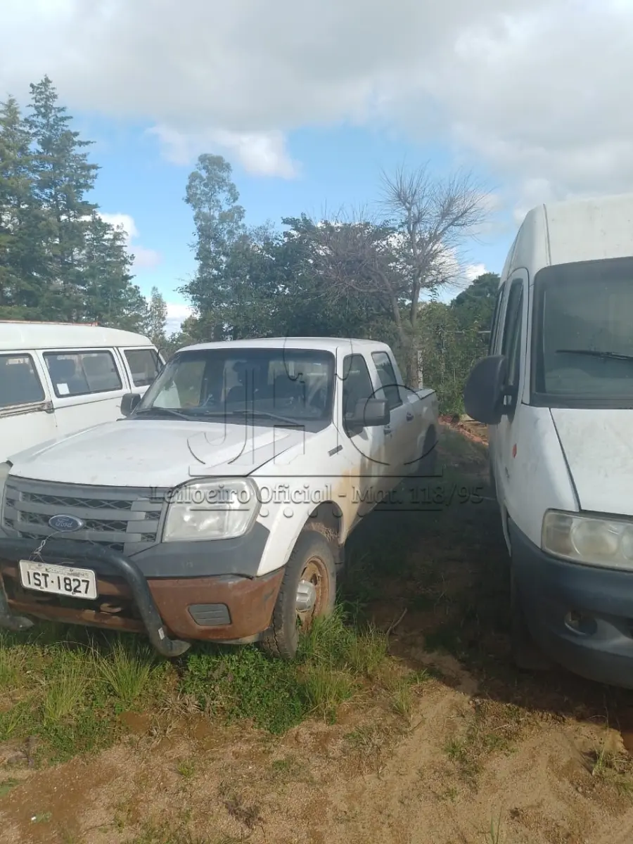 LOTE 0006 - UMA CAMIONETE FORD RANGER XL 4X4, PLACA IST1827, ANO 2011, COR BRANCA