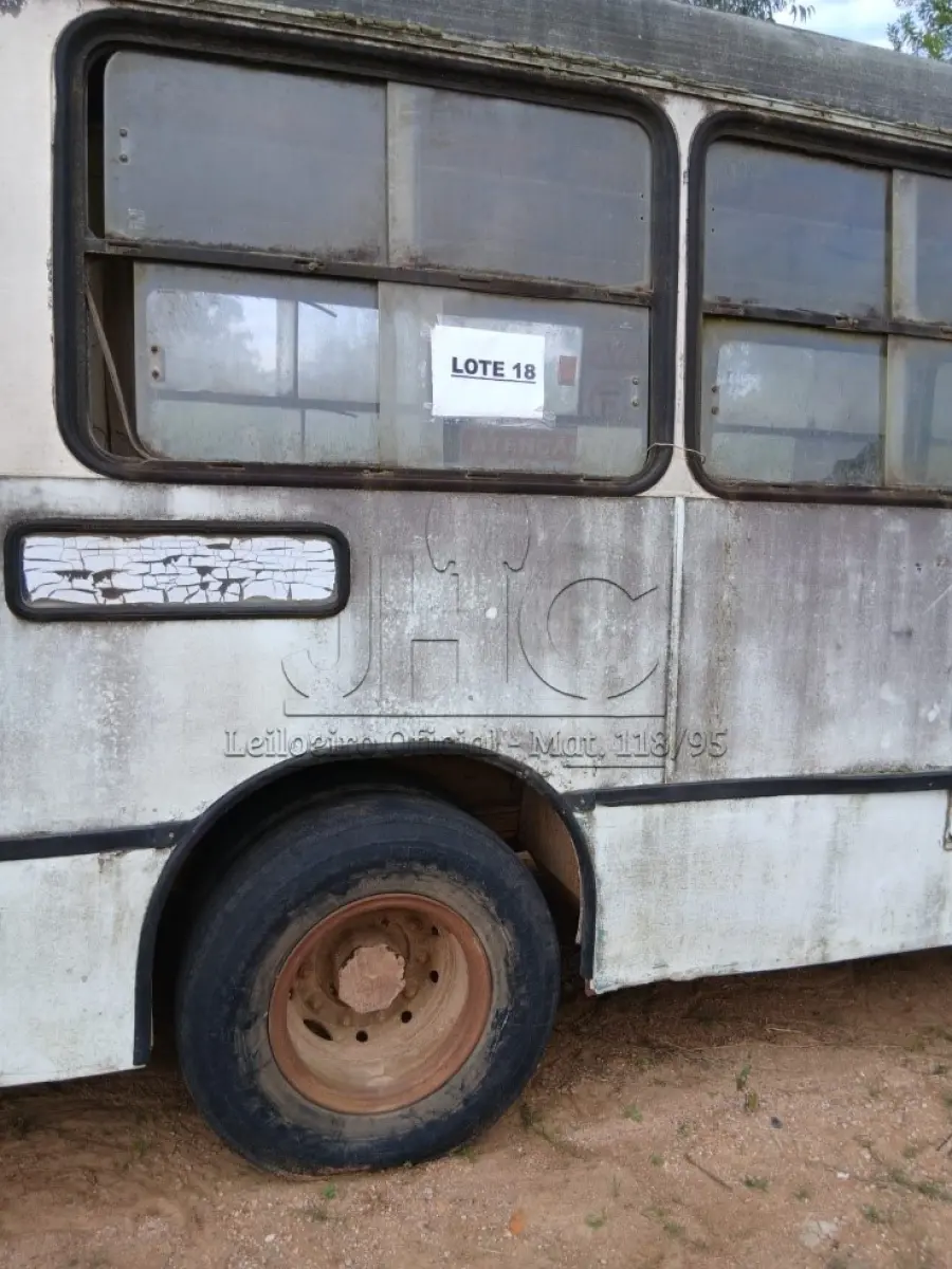 LOTE 018 - ÔNIBUS MERCEDES BENZ OF 1620 - 1996