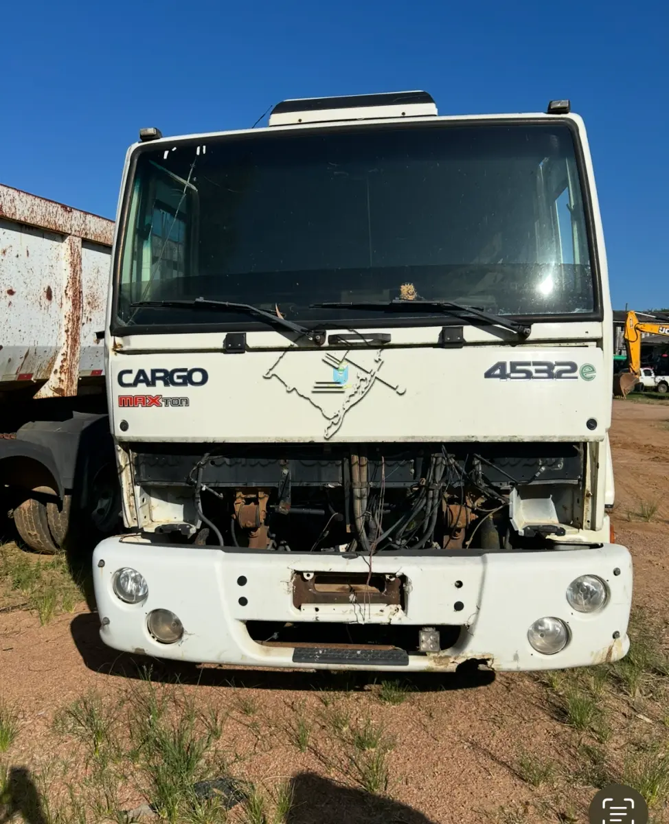 Ford Cargo 4532-E 2010 Caminhão Branco Sem Motor