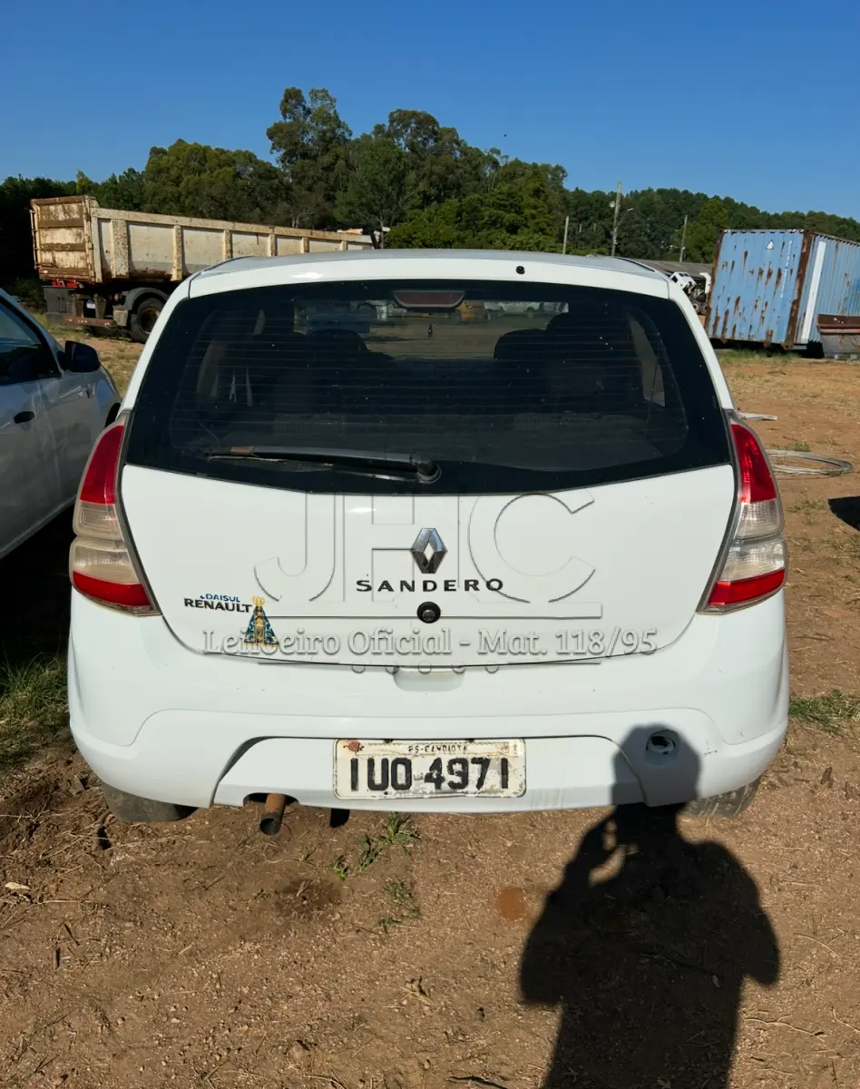LOTE 004 - RENAULT SANDERO 2013