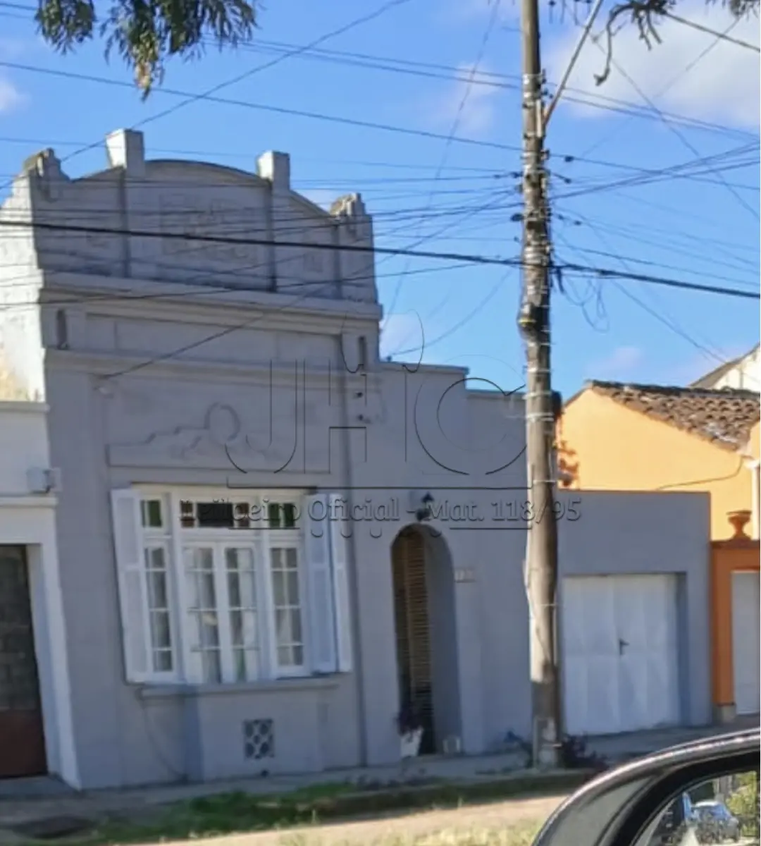 LOTE 000 - UMA CASA DE ALVENARIA NA RUA HIPÓLITO RIBEIRO - CENTRO - BAGÉ/RS