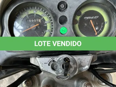 LOTE 002 - UMA MOTOCICLETA HONDA CG/150 TITAN, PLACA IQHH-5J38, ANO/MODELO 2009/2009, COR CINZA