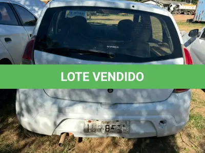 LOTE 005 - RENAULT SANDERO 2013