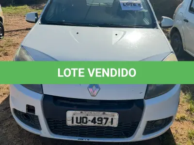 LOTE 004 - RENAULT SANDERO 2013
