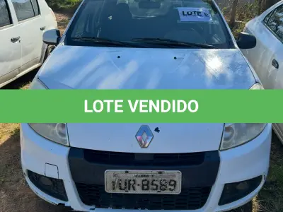 LOTE 005 - RENAULT SANDERO 2013