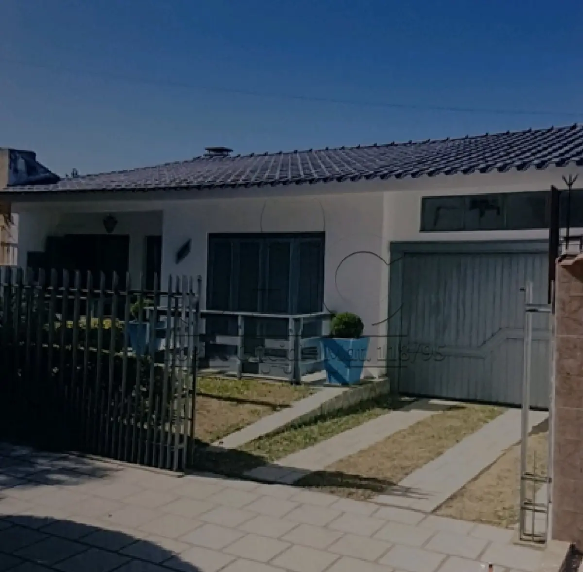 LOTE 001 - UM CASA DE ALVENARIA NA RUA JOÃO CARNEIRO (CASTRO ALVES) EM BAGÉ/RS