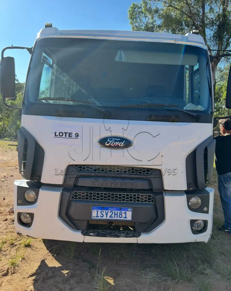 LOTE 009 - FORD CARGO 1932 CNT  2011 + SEMI REBOQUE FACCHINI 2012
