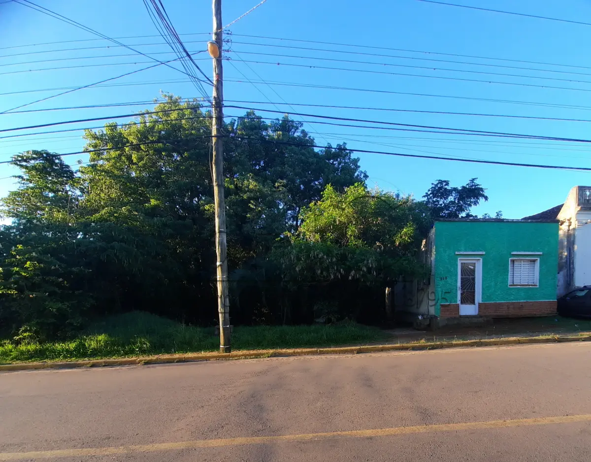 LOTE  - SUSPENSO - UM PRÉDIO DE ALVENARIA NA AVENIDA PADRE ABÍLIO SPONCHIADO