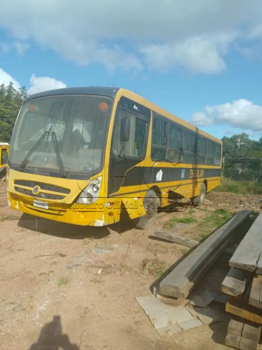 LOTE 001 - UM ÔNIBUS VW/ INSUSCAR FOZ U, PLACA IQY 1884, ANO 2010