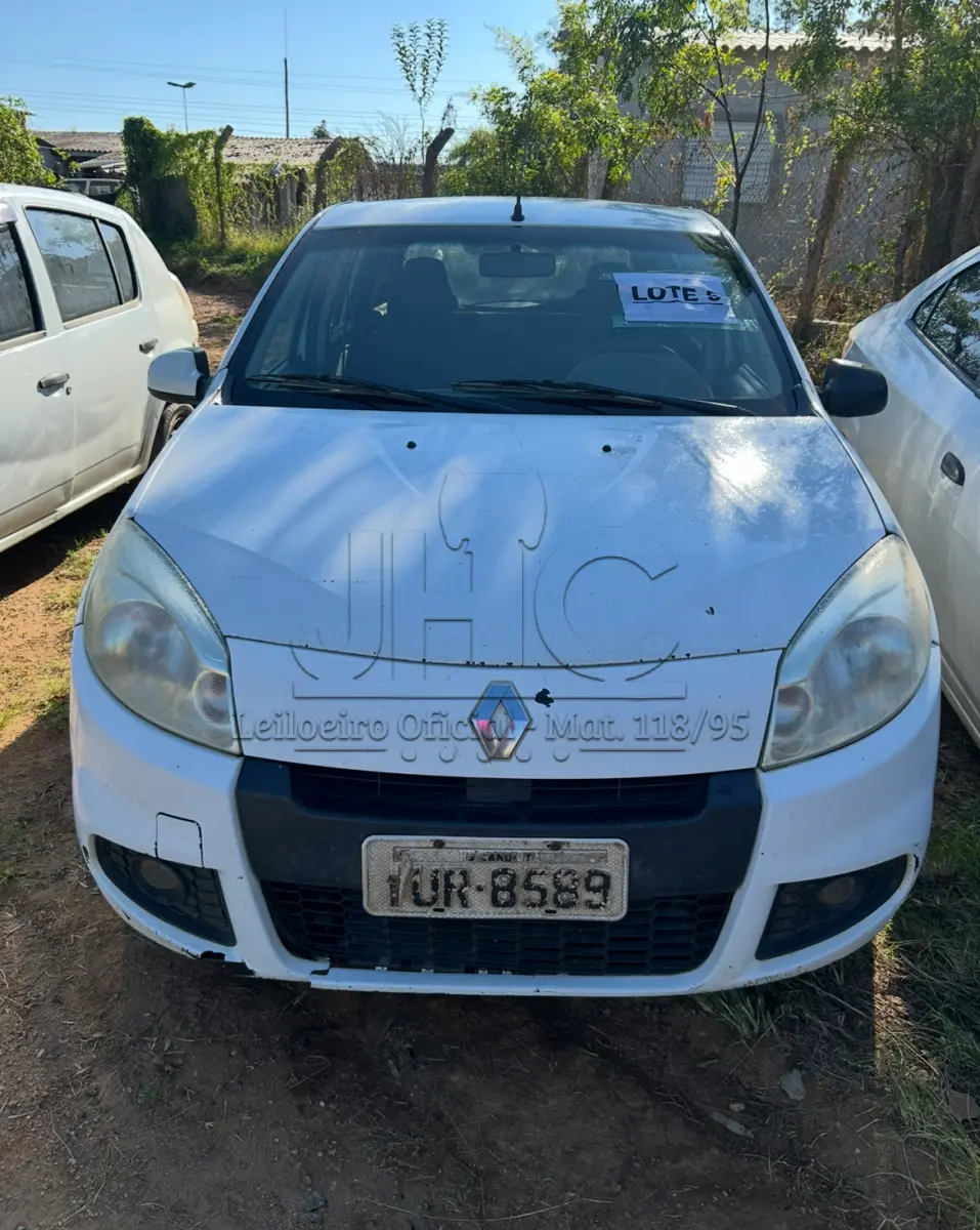 LOTE 005 - RENAULT SANDERO 2013