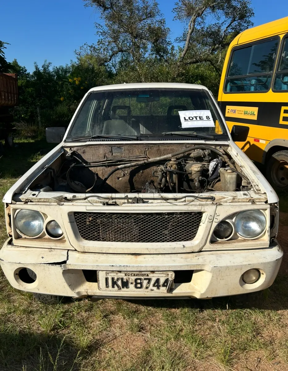 LOTE 008 - MITSUBISHI L 200 2002