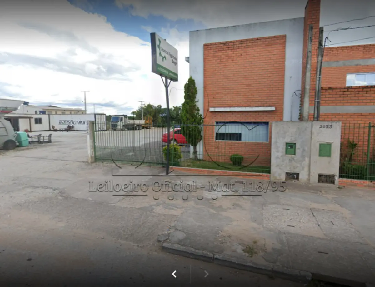 LOTE 001 - UM PRÉDIO DE ALVENARIA NA AV. SANTA TECLA, N° 2065