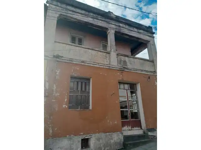 UMA CASA DE ALVENARIA NO CENTRO DE LAVRAS DO SUL/RS
