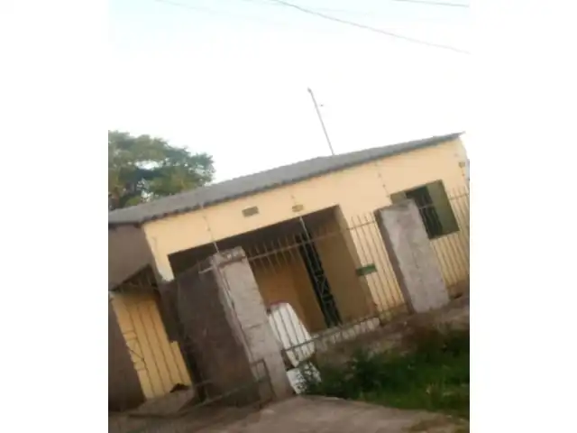 UM PREDIO DE ALVENARIA NO BAIRRO MORGADO ROSA