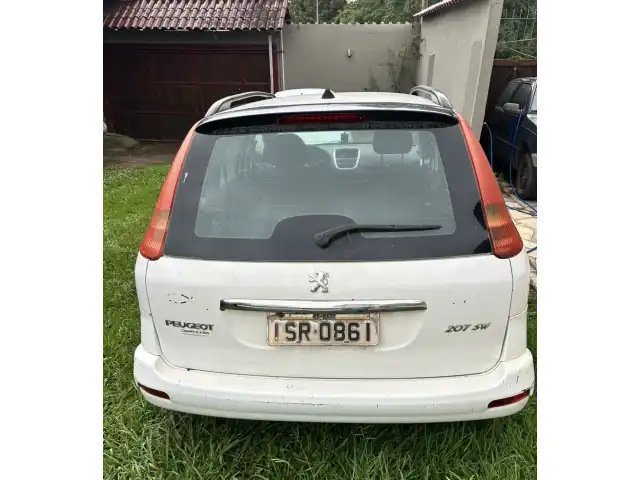 UM VEÍCULO PEUGEOT SW XR - PLACA ISR-0861 - 2011/2012
