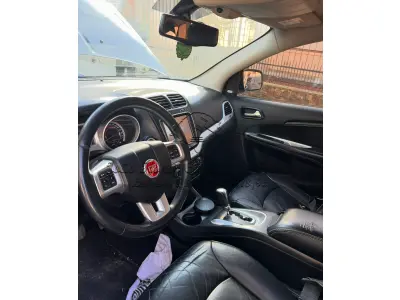 LOTE 001 - UM VEÍCULO FIAT FREEMONT PREC AT6, PLACA IVE-6198, ANO/MODELO 2013/2014