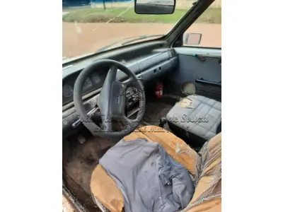 LOTE 000 - UM VEÍCULO FIAT UNO MILLE EX ANO 1999