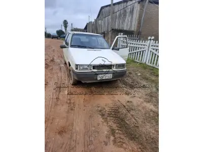 LOTE 000 - UM VEÍCULO FIAT UNO MILLE EX ANO 1999
