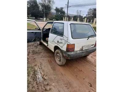 LOTE 000 - UM VEÍCULO FIAT UNO MILLE EX ANO 1999