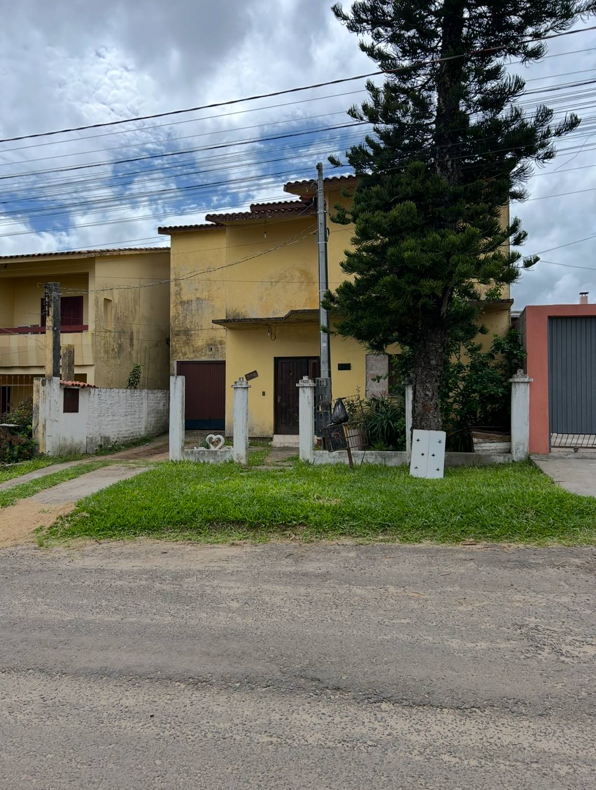 50% DE UM PRÉDIO DE ALVENARIA EM SANTANA DO LIVRAMENTO/RS
