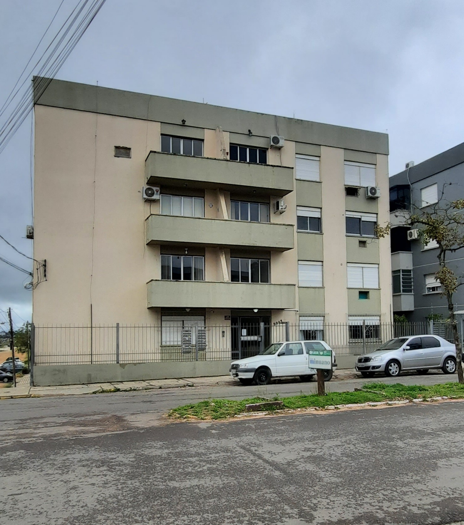 UM APARTAMENTO N° 204 NO EDIFÍCIO ELIZARIA