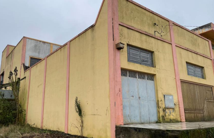 DEPÓSITO DO MERCADO VAREJÃO COM 598 M² - BAIRRO IVONE - BAGÉ/RS E UM TERRENO SEM BENFEITORIAS NO BAIRRO IVONE