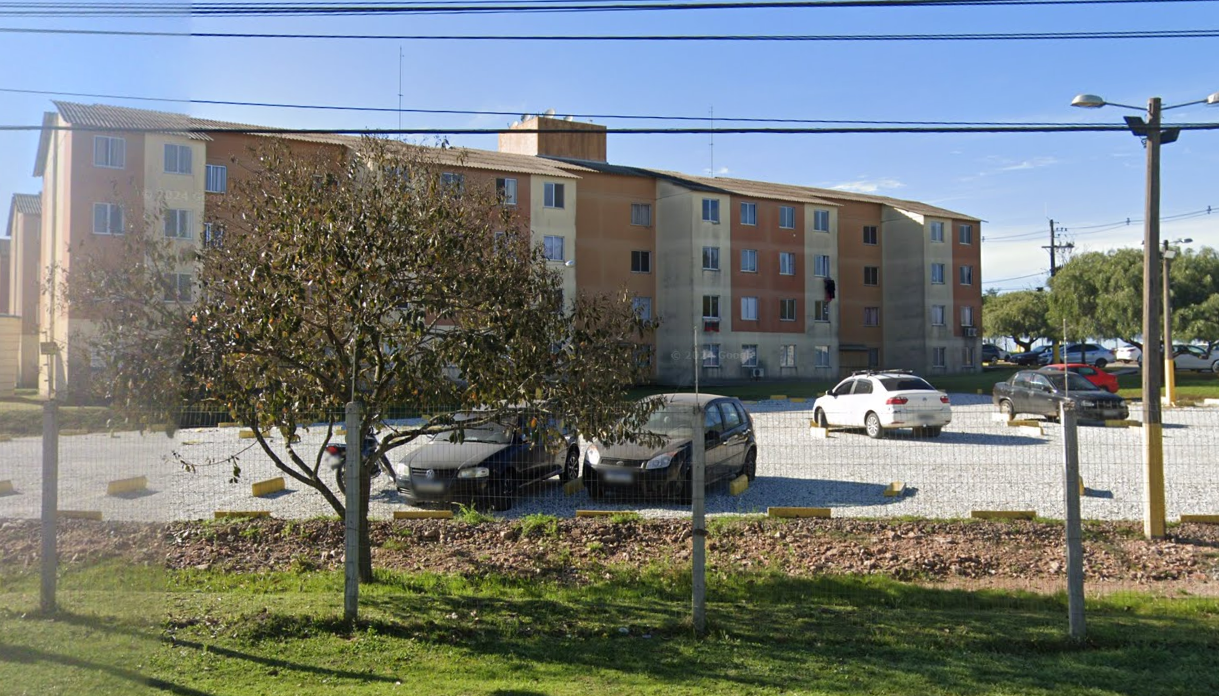 OS DIREITOS E AÇÕES DE UM APARTAMENTO 424 - BLOCO B3-  CONJUNTO "RESIDENCIAL BAGÉ" - BAGÉ/RS